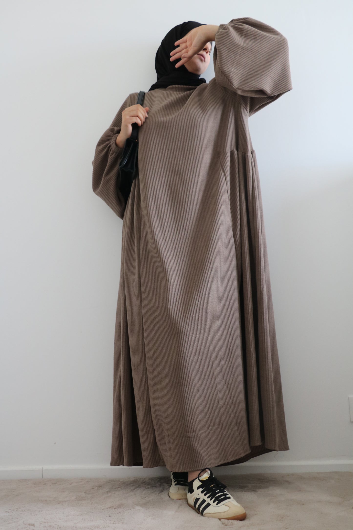 abaya à manches bouffantes velours