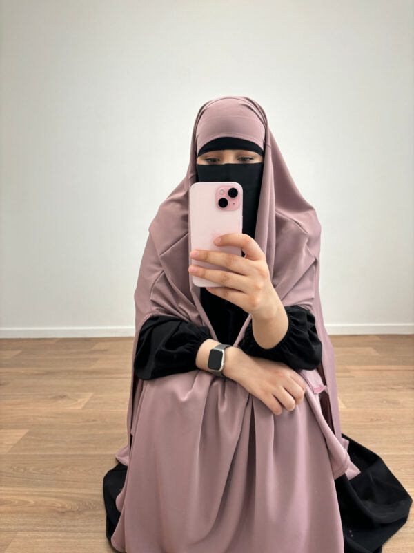 Hijab violet foncé jersey premium – Meraaya