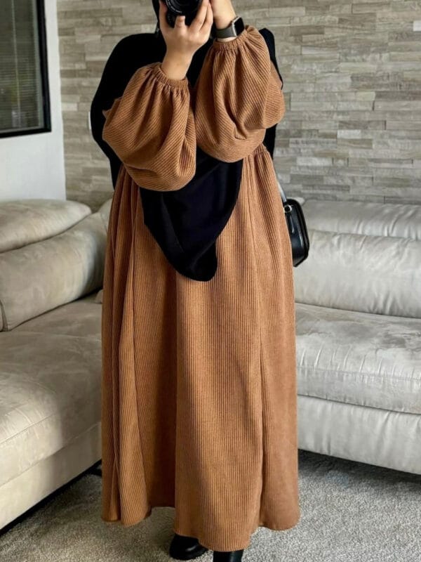 Abaya manches bouffantes velours femme – Meraaya