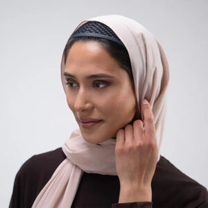 le bandeau modest hold