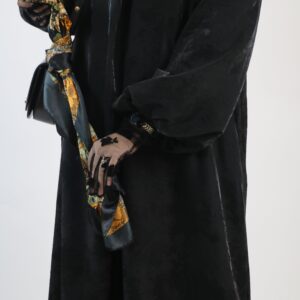 robe noire longue fluide – élégance intemporelle