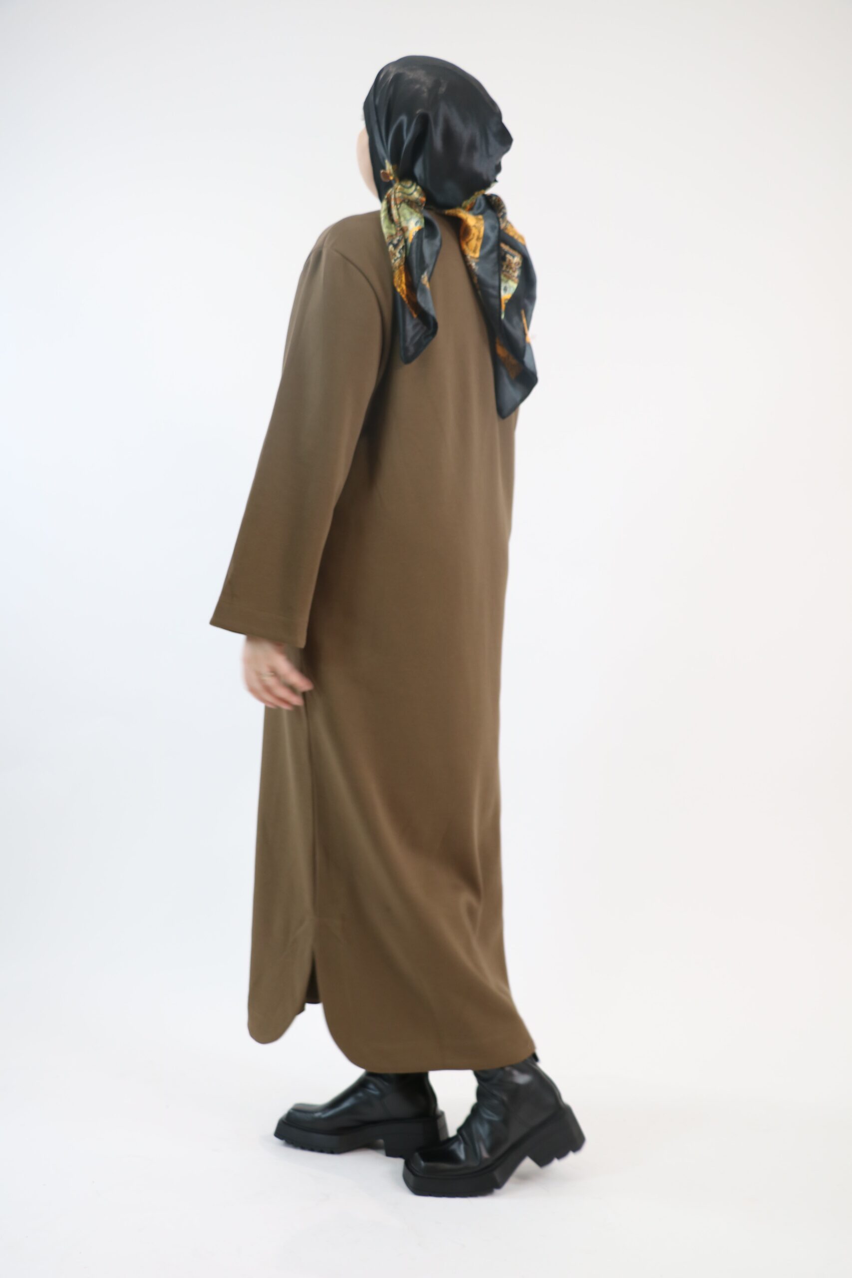 Robe t-shirt longue marron femme musulmane – Meraaya